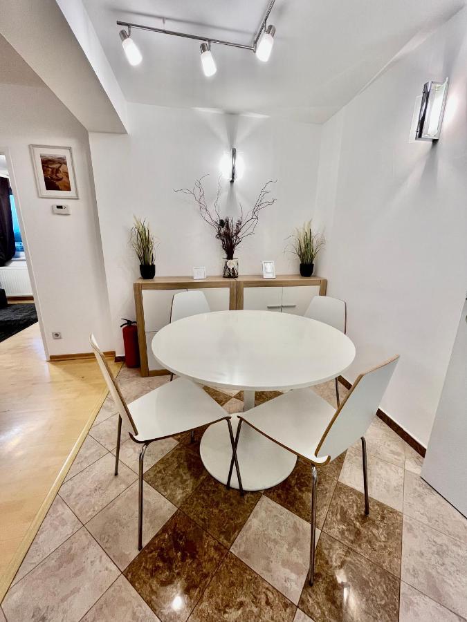 Traum Apartment Mit Pool+Balkon Viena Exterior foto